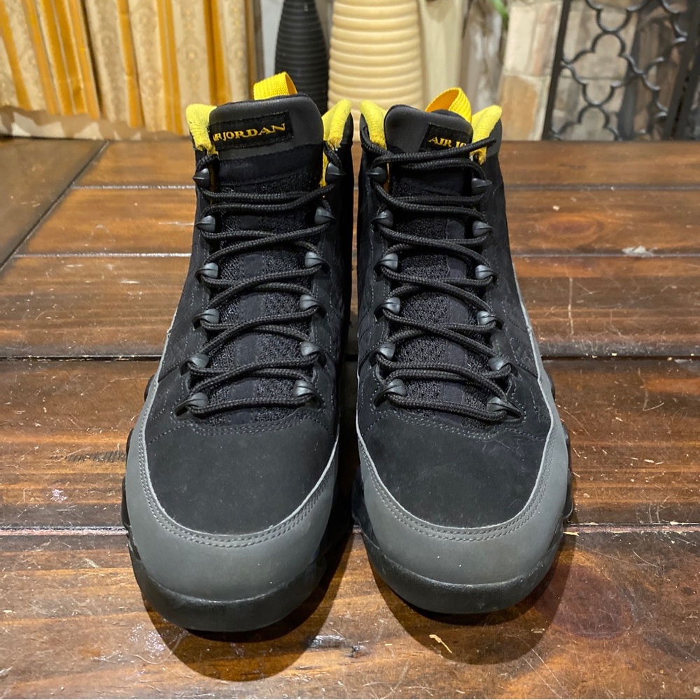 Mens Jordan 9 Retro Black. Size 8. - Picture 5 of 8